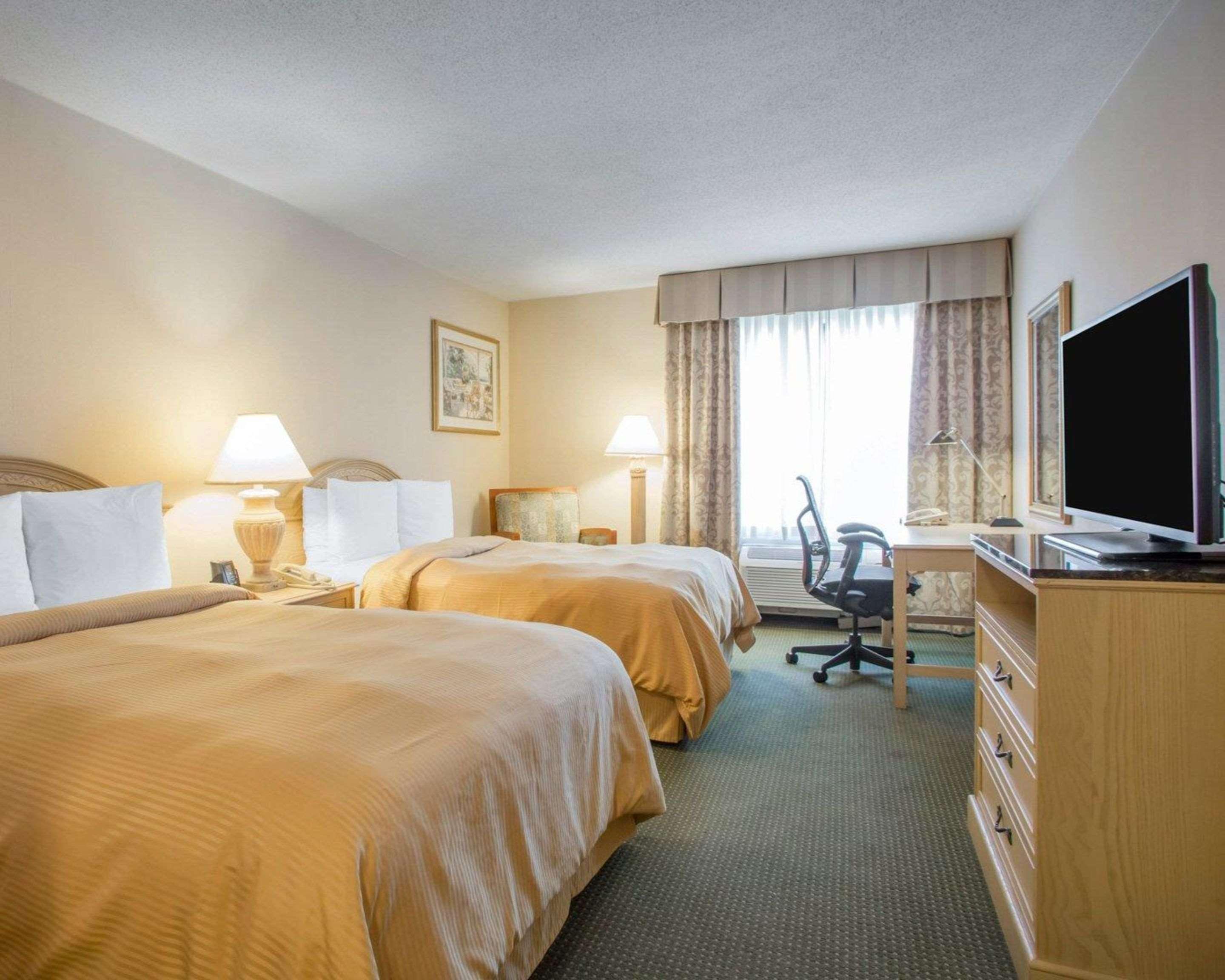 La Quinta Inn & Suites By Wyndham South Holland Bagian luar foto