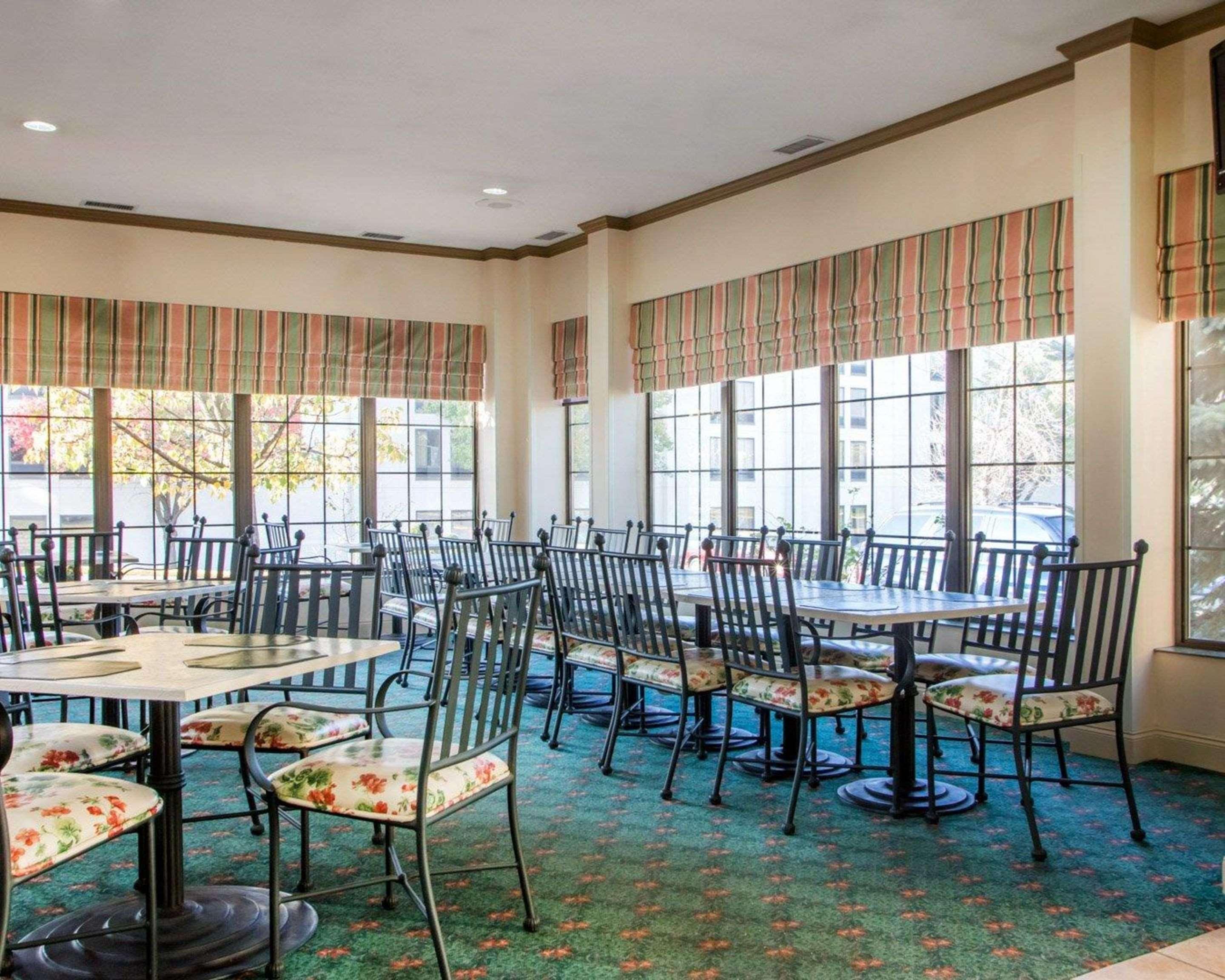 La Quinta Inn & Suites By Wyndham South Holland Bagian luar foto