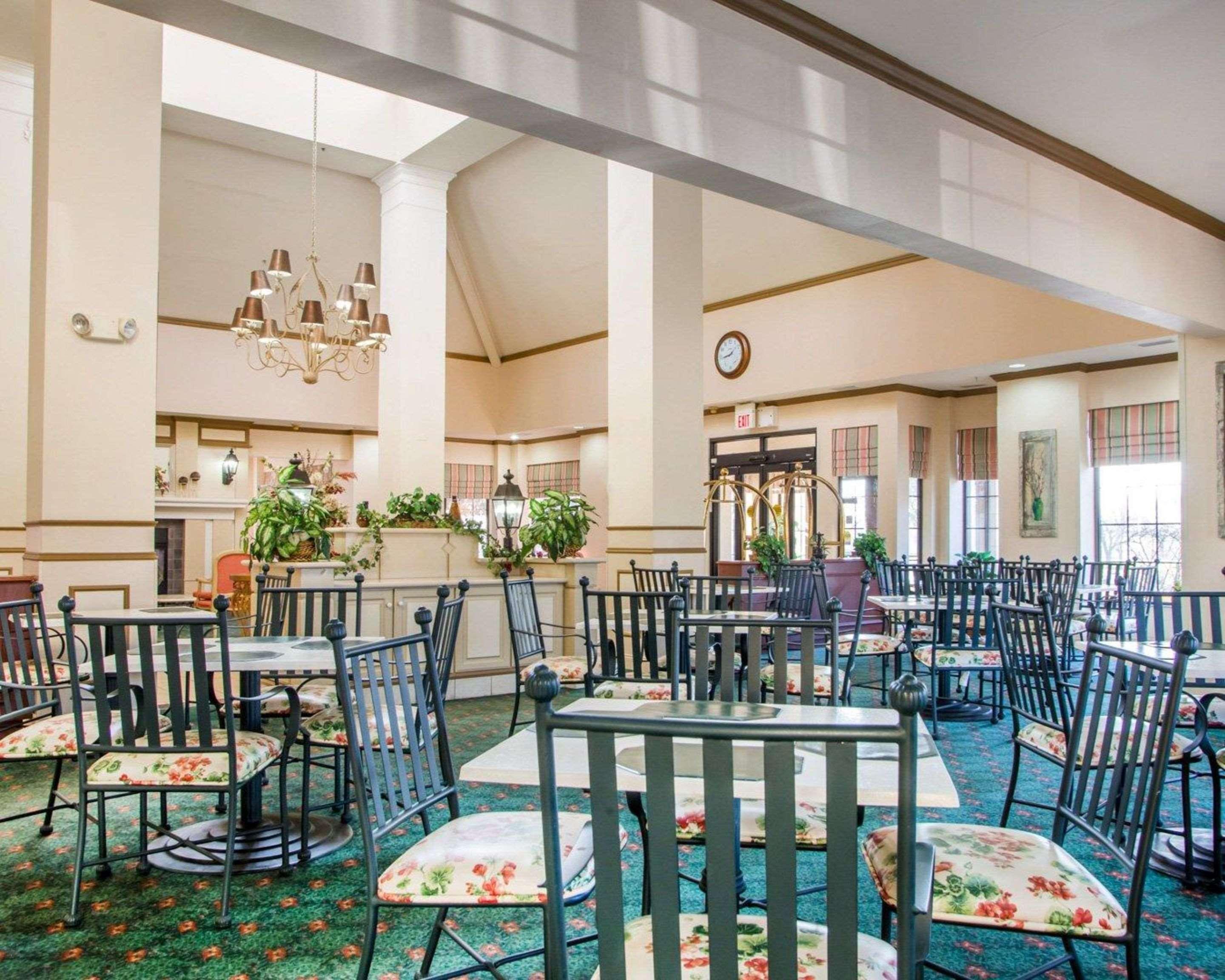 La Quinta Inn & Suites By Wyndham South Holland Bagian luar foto