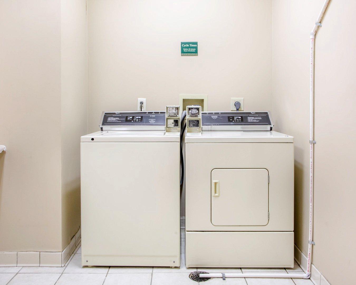 La Quinta Inn & Suites By Wyndham South Holland Bagian luar foto