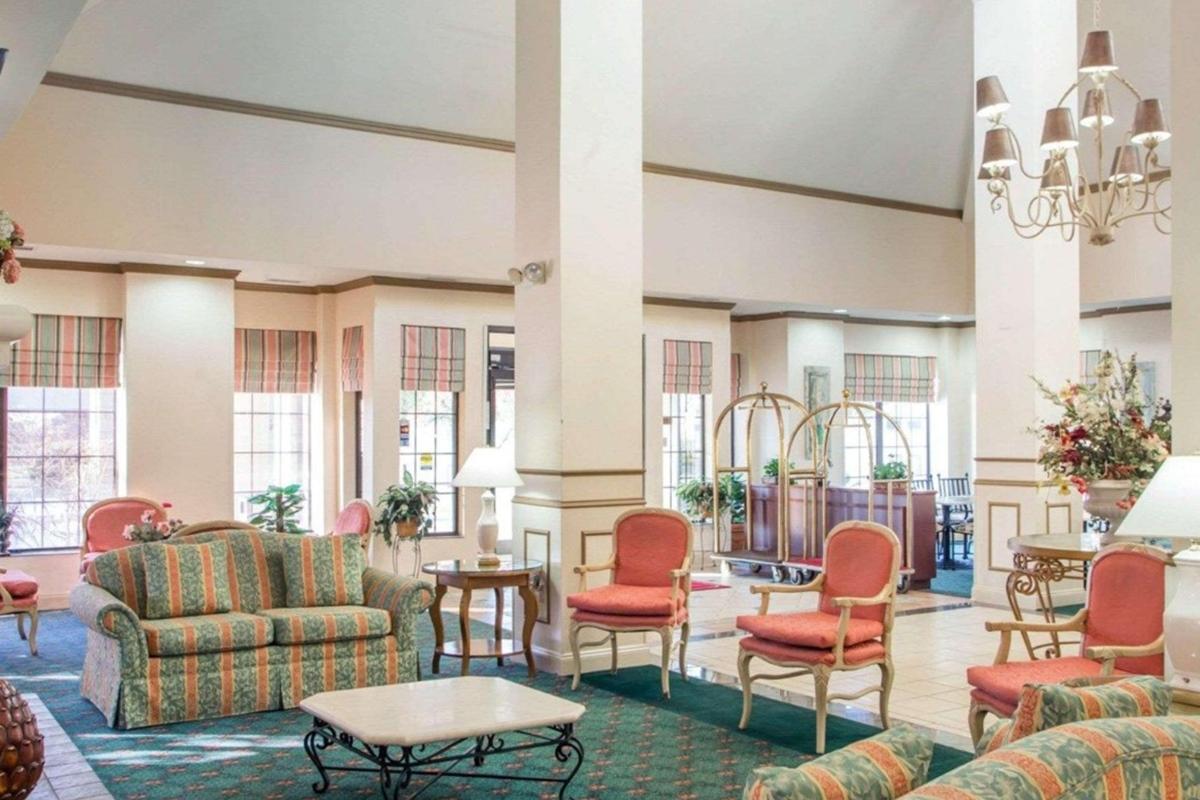 La Quinta Inn & Suites By Wyndham South Holland Bagian luar foto