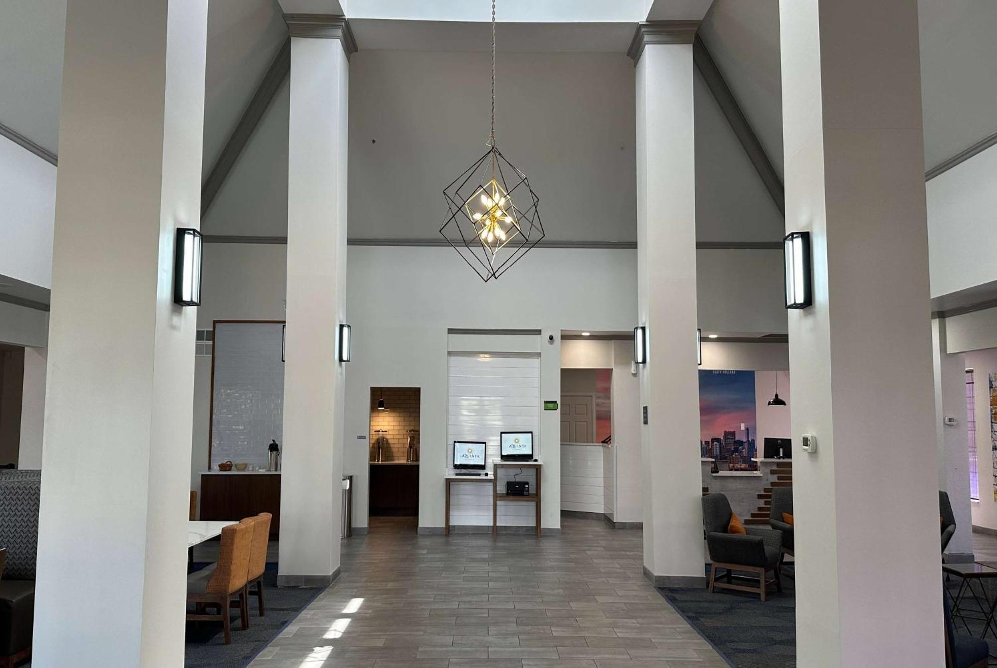 La Quinta Inn & Suites By Wyndham South Holland Bagian luar foto