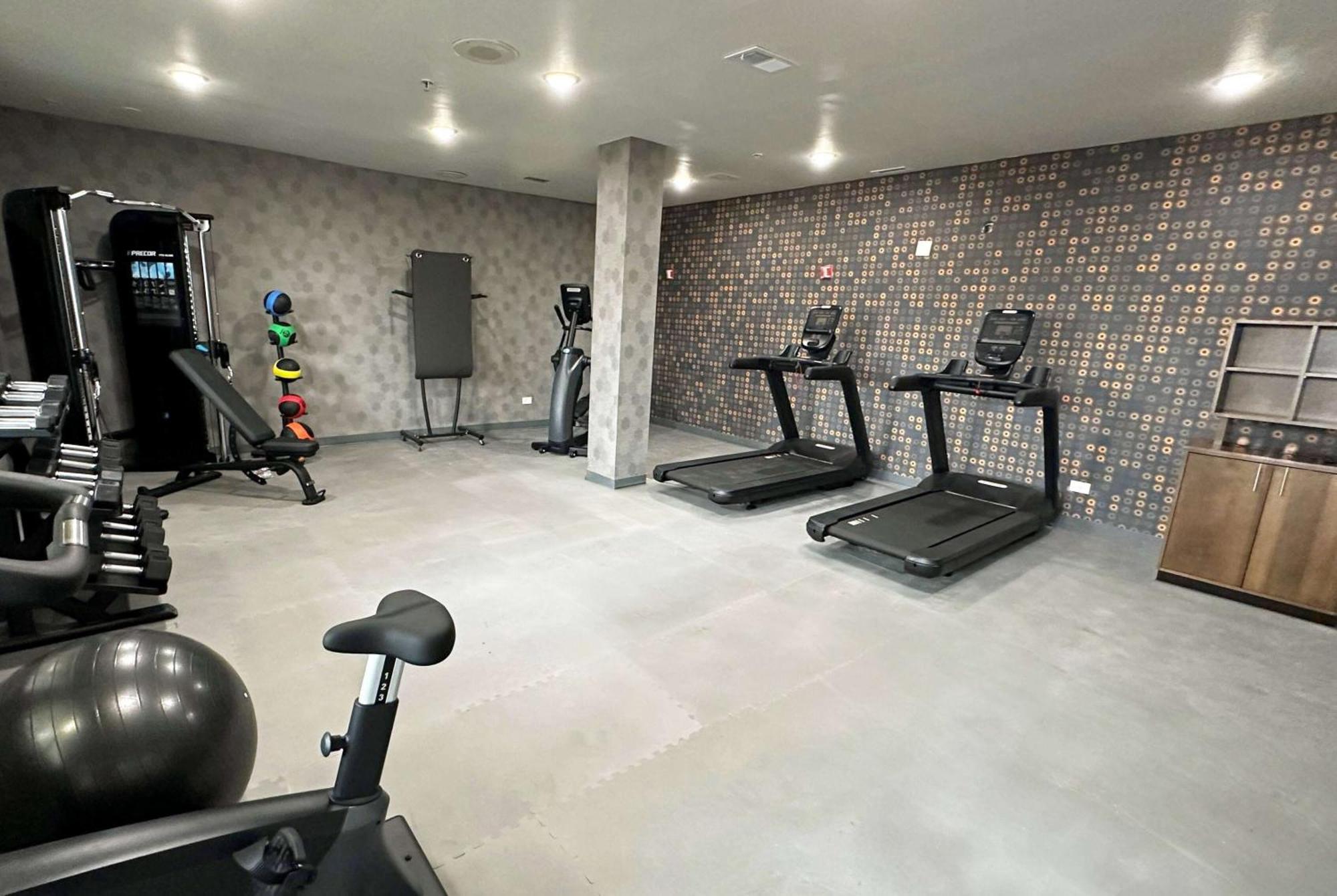 La Quinta Inn & Suites By Wyndham South Holland Bagian luar foto