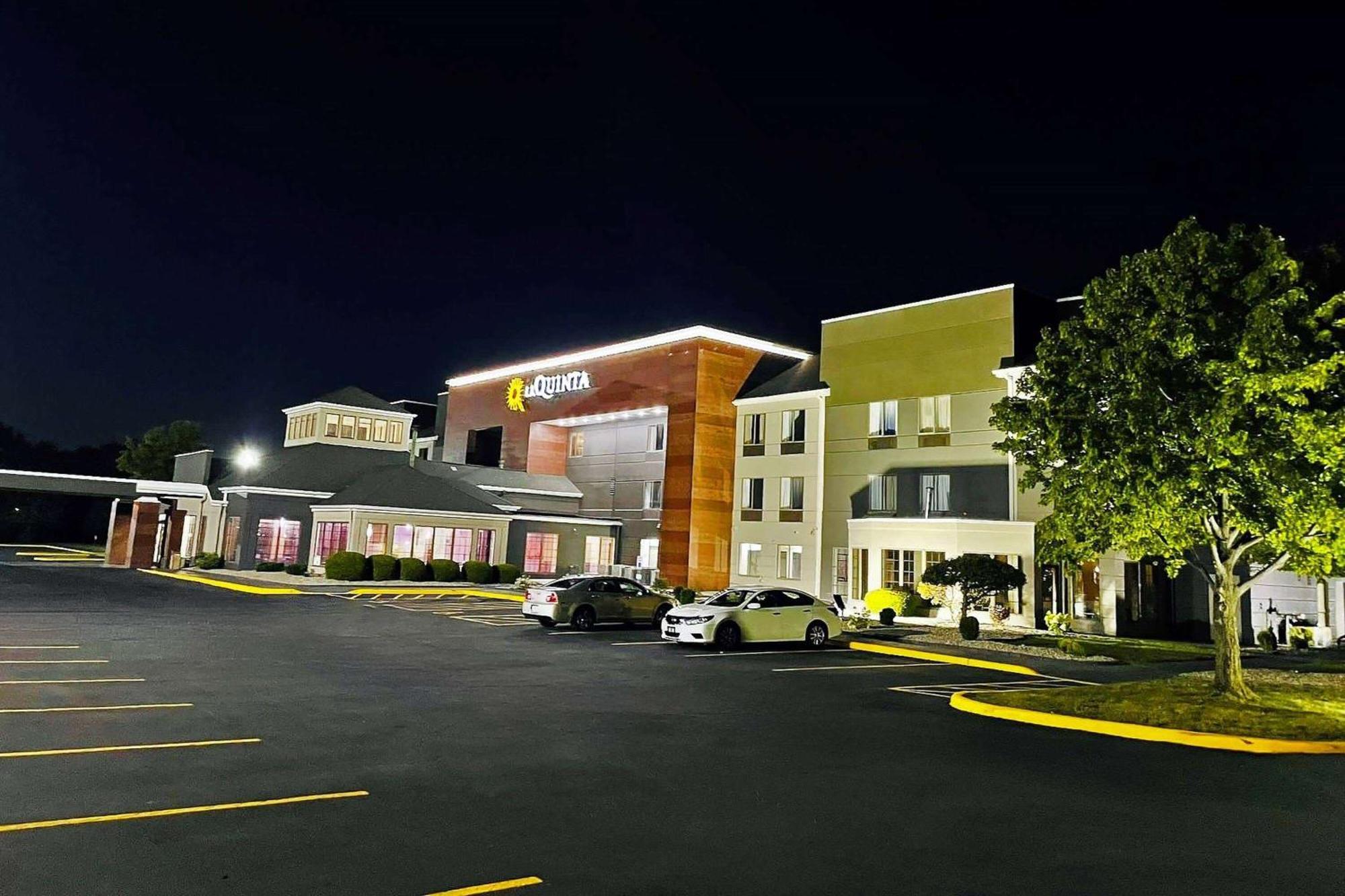 La Quinta Inn & Suites By Wyndham South Holland Bagian luar foto